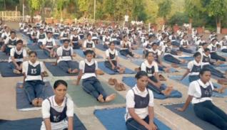 योगा क्लब - Gallery Image