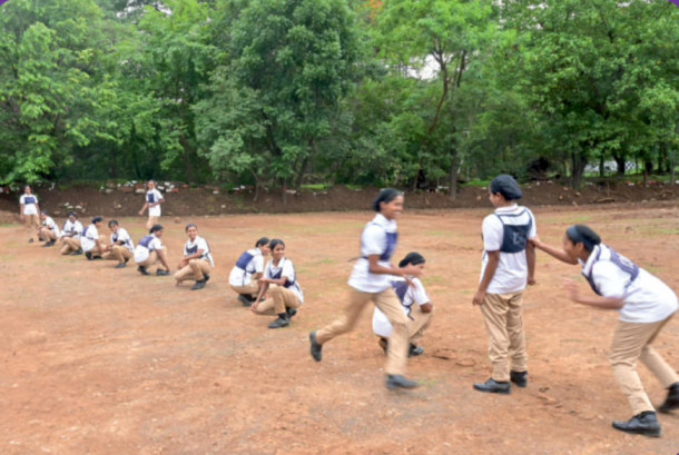 खेळाचे मैदान - Image २