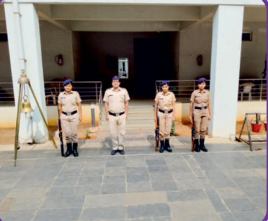 क्वॉर्टर गार्ड व आयुधिक शाळा - Image १